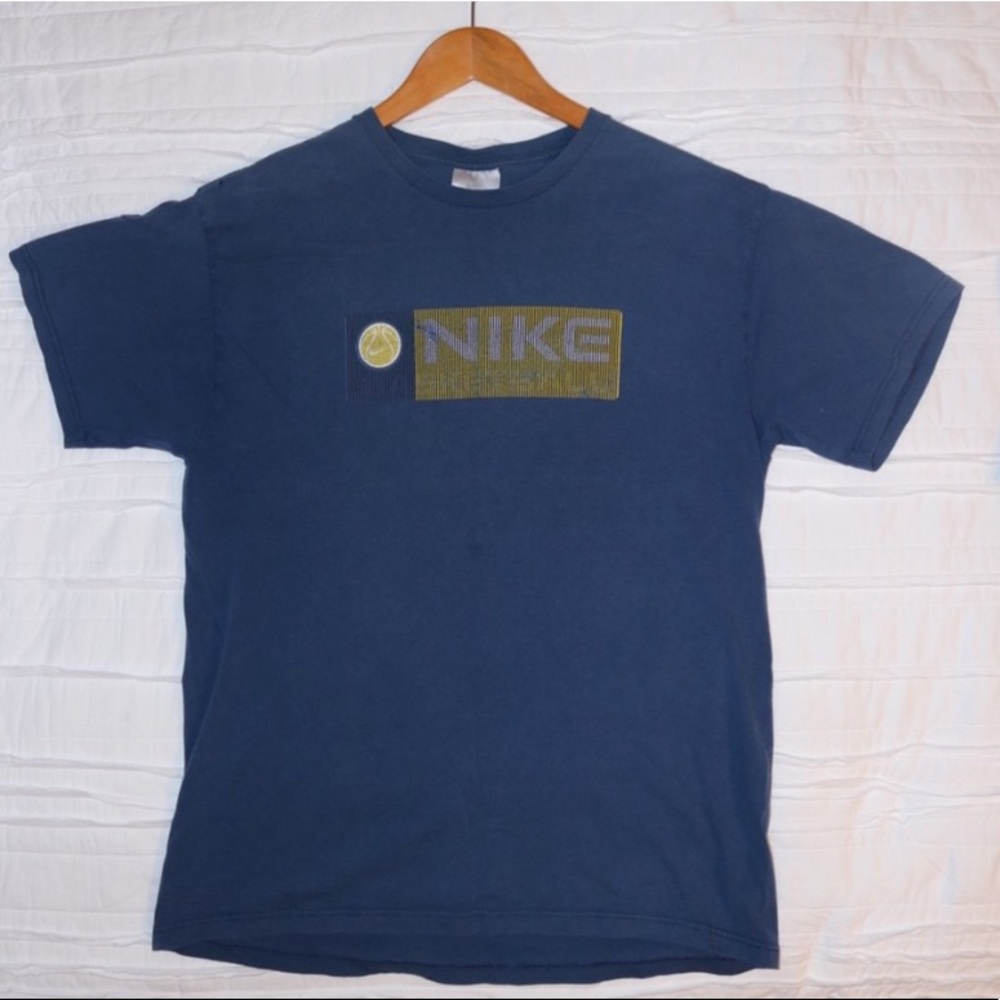 TRULY VINTAGE NIKE TEE (vintage logo)